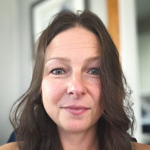 Karen Genz Bio Photo